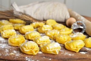 Cesarine: Small group Pasta and Tiramisu class in Siena - The 3-hour flow: aperitivo, hands-on cooking, then your tasting
