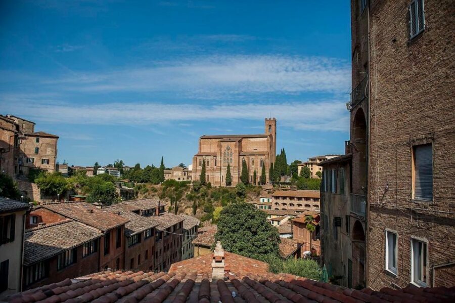 Florence PRIVATE/SEMI PRIVATE Tour: Siena San Gimignano Pisa - Siena on foot: medieval lanes, the Palio at Piazza del Campo, and Duomo details