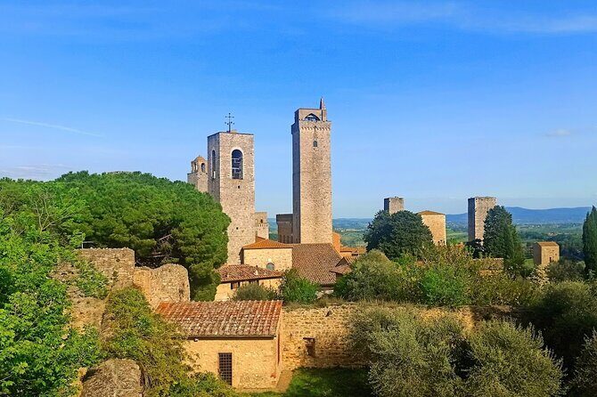 PRIVATE TRANSFER from Siena to Florence with stop in S Gimignano & Monteriggioni - Why a private minivan changes the whole day