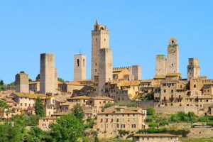 San Gimignano, Siena, Monteriggioni: Fully Escorted Tour, Lunch & Wine Tasting - Florence to the First Stop: A Day That Starts Early