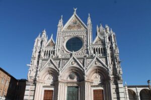 Siena: Duomo di Siena Private Guided Tour - Meeting at Piazza del Duomo: find the bronze portal