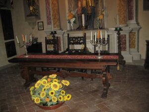 Siena: Palio Walking Tour - Entering a real contrada: where Palio identity comes from